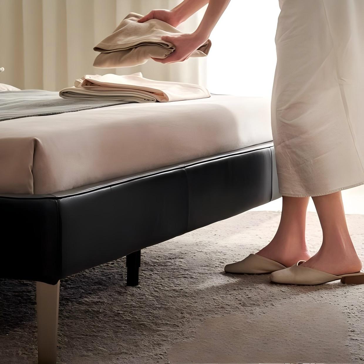 Mocha Slice Leather Bed-Black