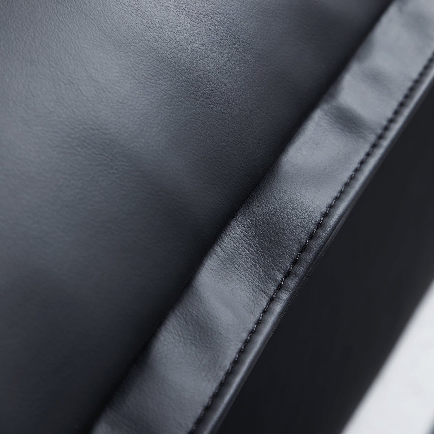 Casper Sailboat Leather Sofa-Black