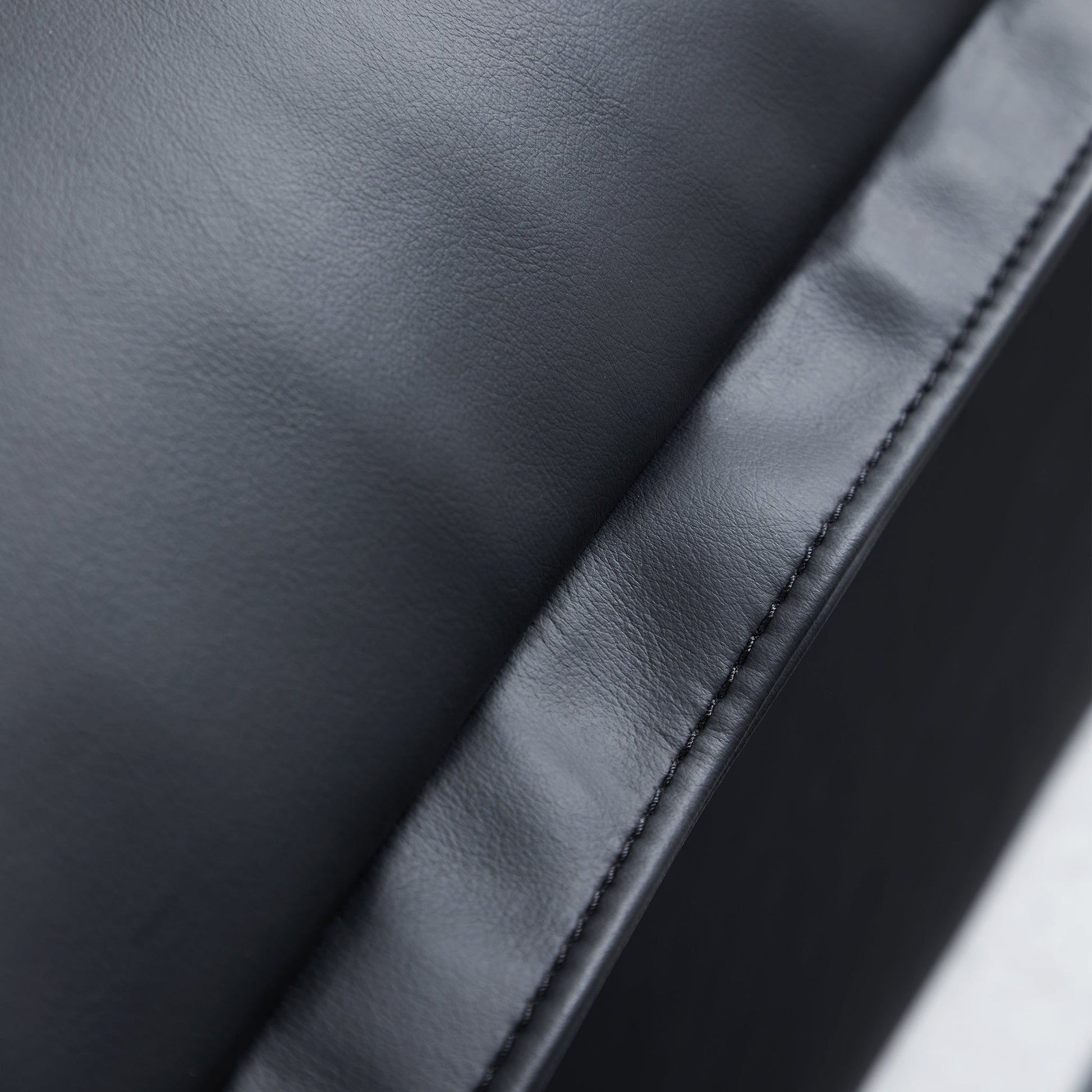 Casper Sailboat Leather Sofa-Black
